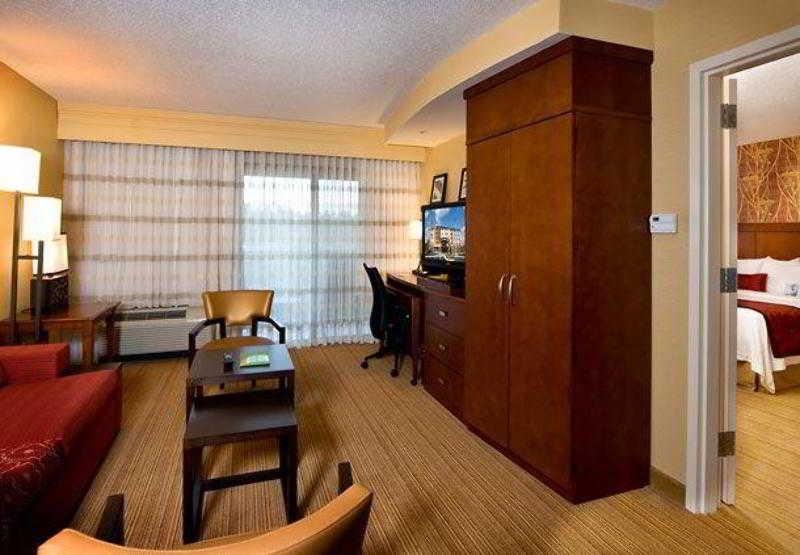 Courtyard By Marriott Atlanta Buford Mall Of Georgia Pokoj fotografie